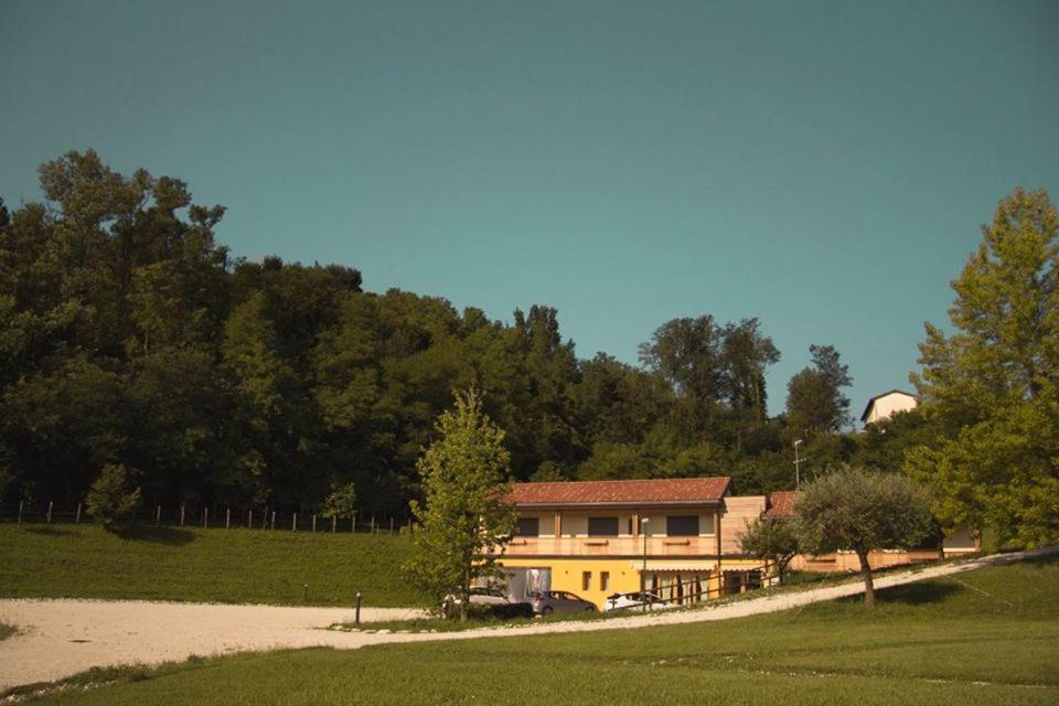 Nikolas' Valley Cornuda Exterior photo